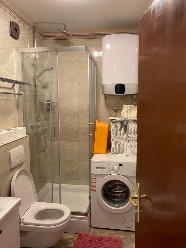 Toilet, Bathroom, washing machine