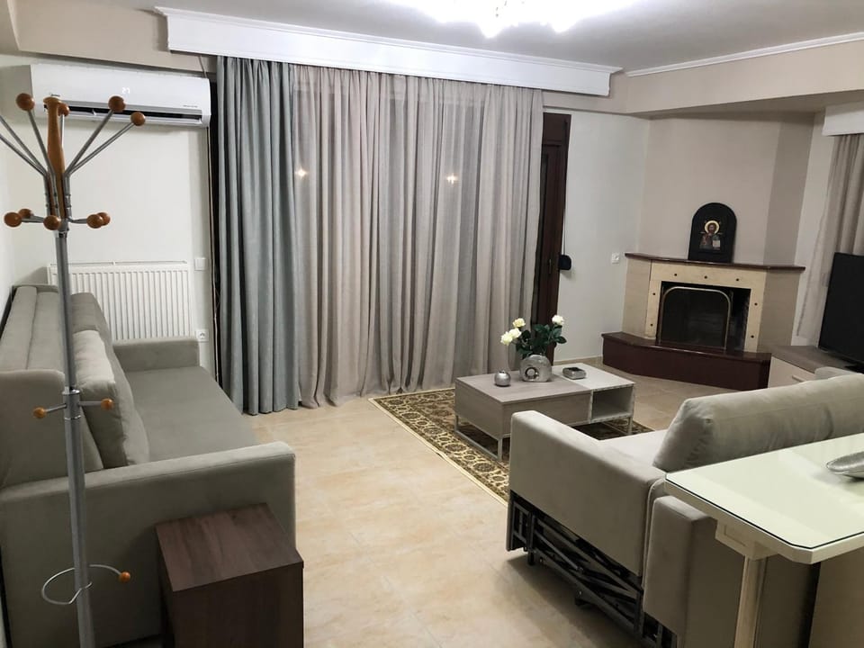 Living room, Seating area, fireplace