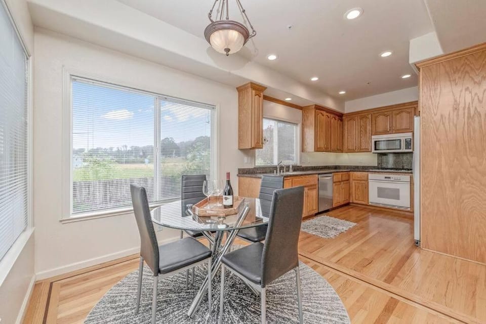 Amazing Beach House House in El Granada