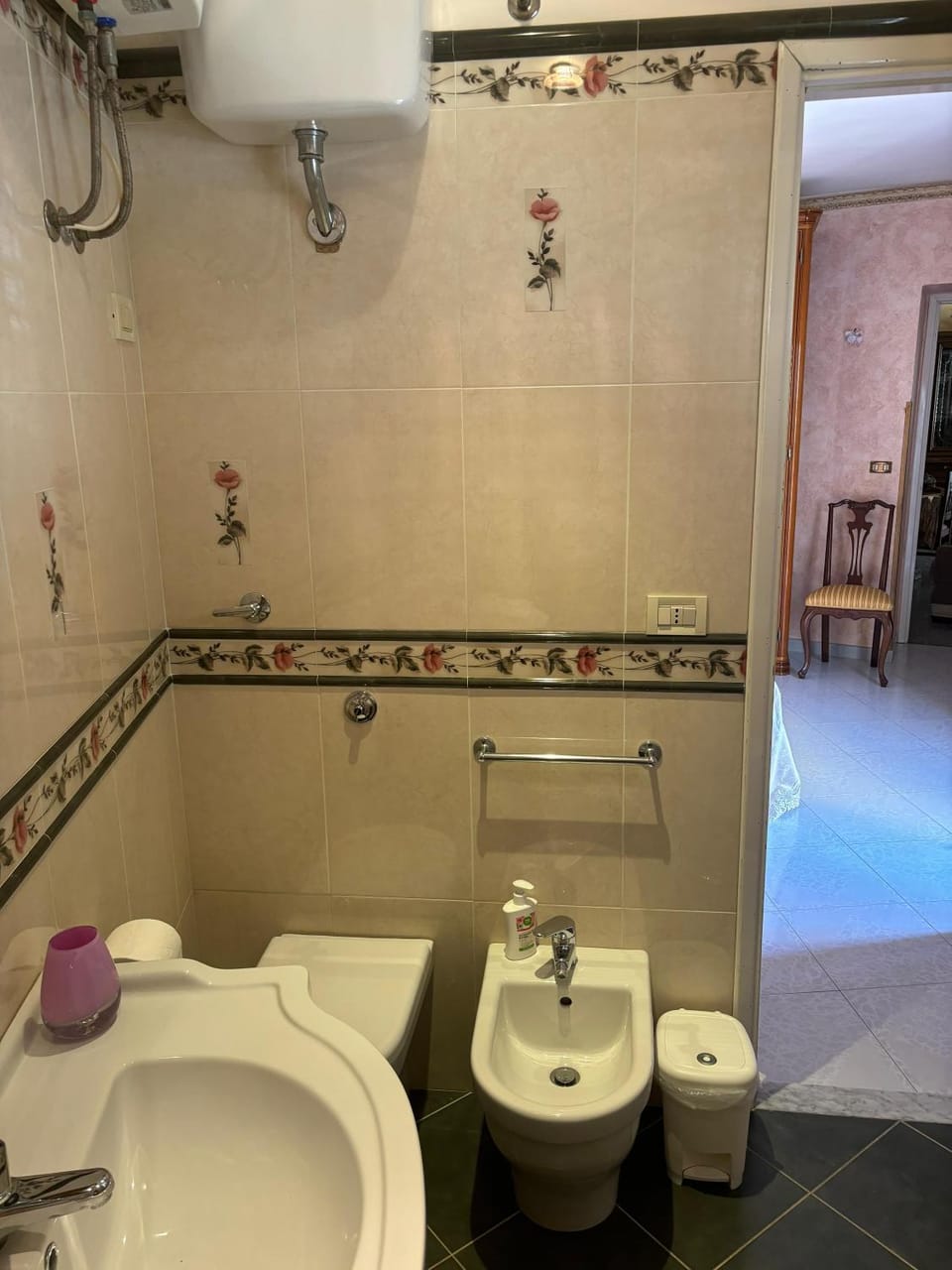 Shower, Toilet, Bathroom, bidet, towels