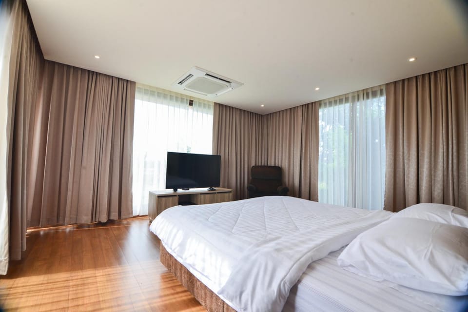 TV and multimedia, Bedroom