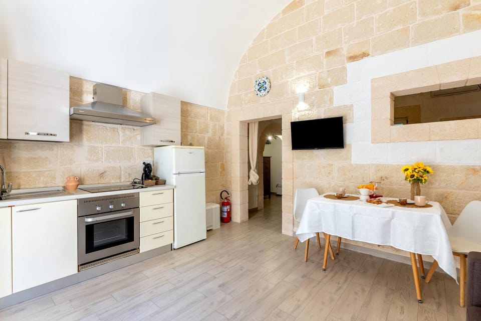 TV and multimedia, Kitchen or kitchenette, Dining area, Breakfast, minibar, oven, pet friendly