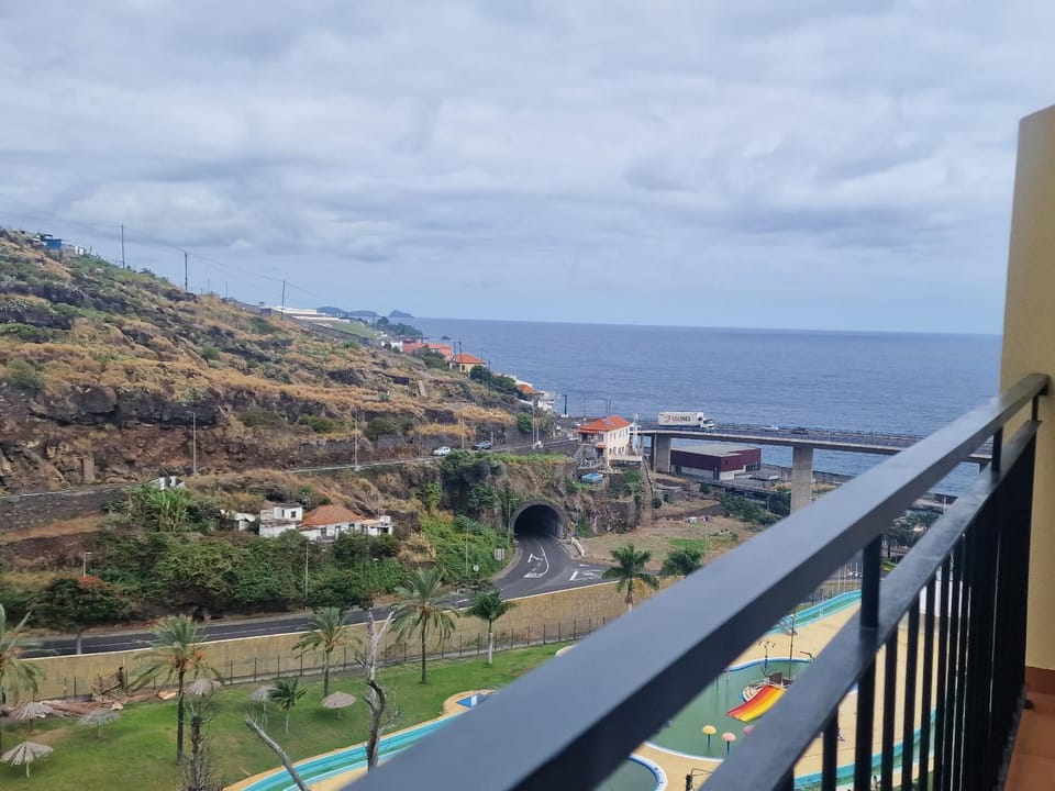 View (from property/room), Balcony/Terrace, Sea view