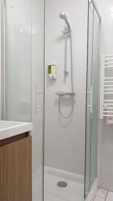 Shower, Bathroom, heating