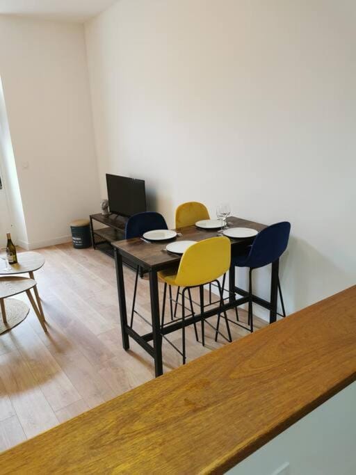 TV and multimedia, Living room, Dining area, hair dresser