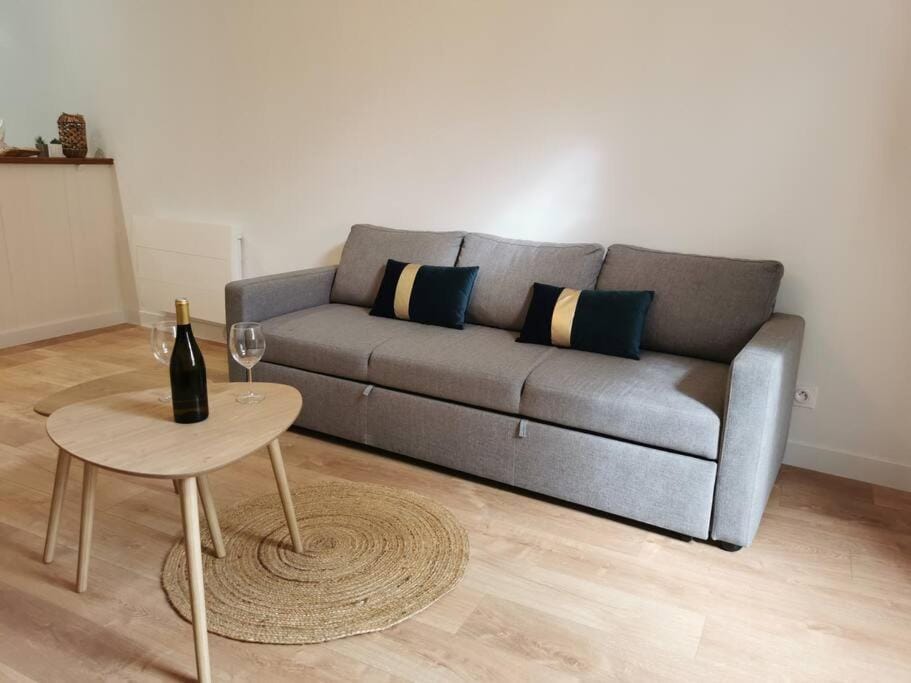 Living room, internet