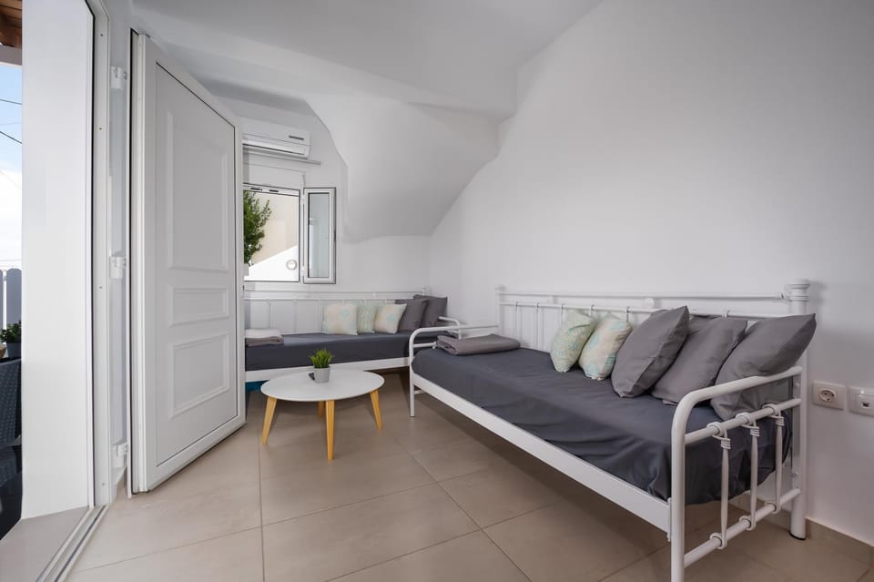 Bed, Living room, Seating area
