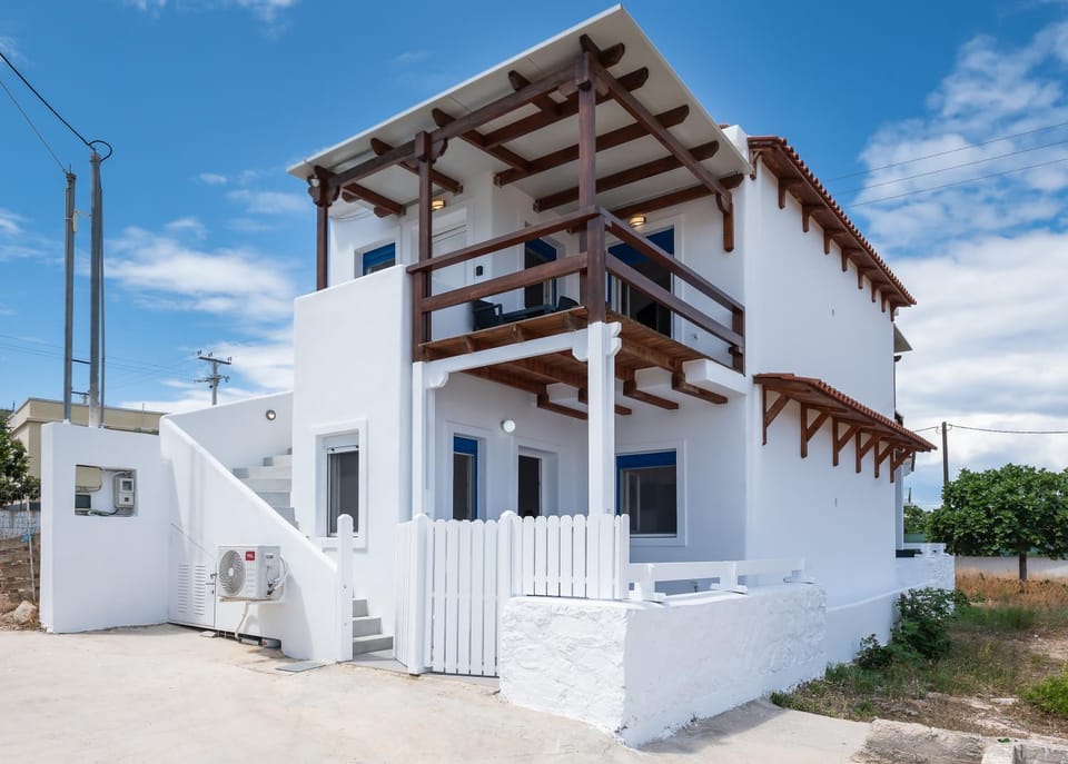 Property building, View (from property/room), Balcony/Terrace