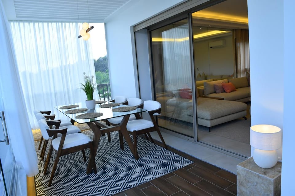 Patio, Bed, View (from property/room), Balcony/Terrace, Living room, Photo of the whole room, Seating area, Dining area, Bedroom