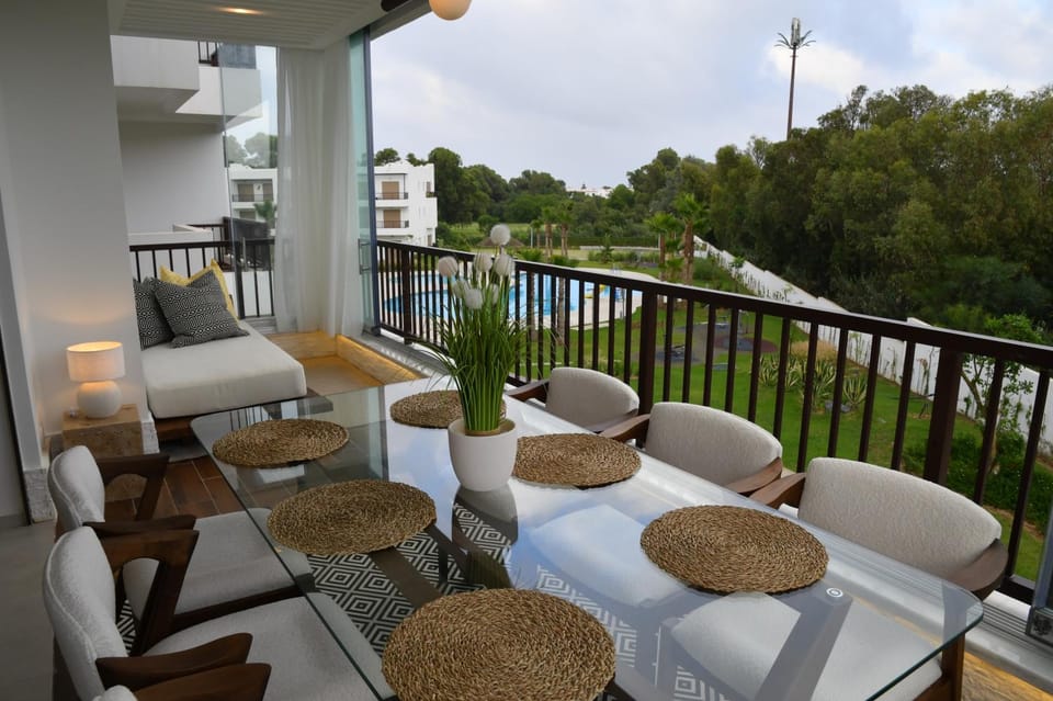 Patio, Day, Natural landscape, View (from property/room), Balcony/Terrace, Balcony/Terrace, Living room, Seating area, Dining area