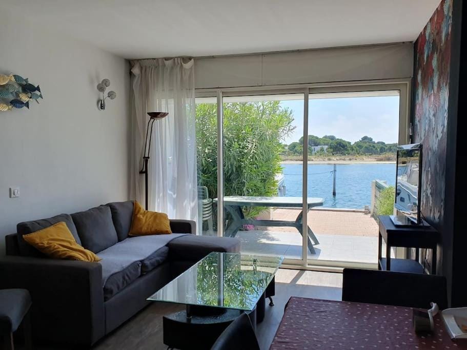 Marina La Plagette RDC appontement XL parking Apartment in Le Grau-du-Roi