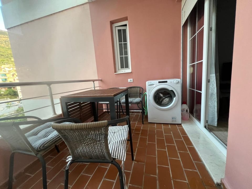 Balcony/Terrace, Seating area, washing machine