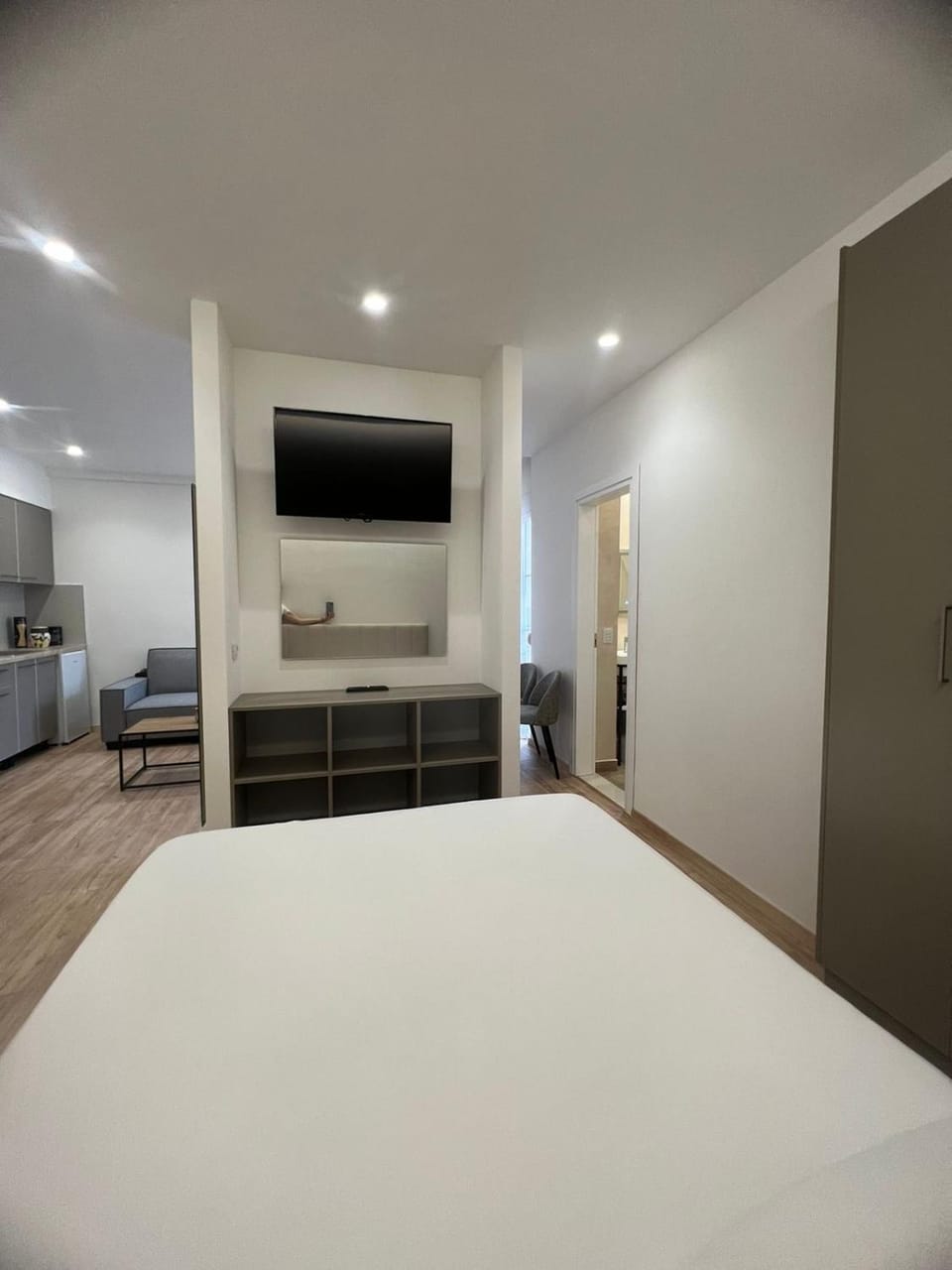 Bed, TV and multimedia