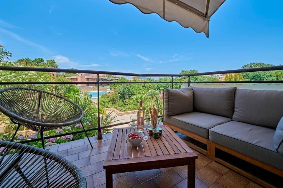 Patio, View (from property/room), Balcony/Terrace