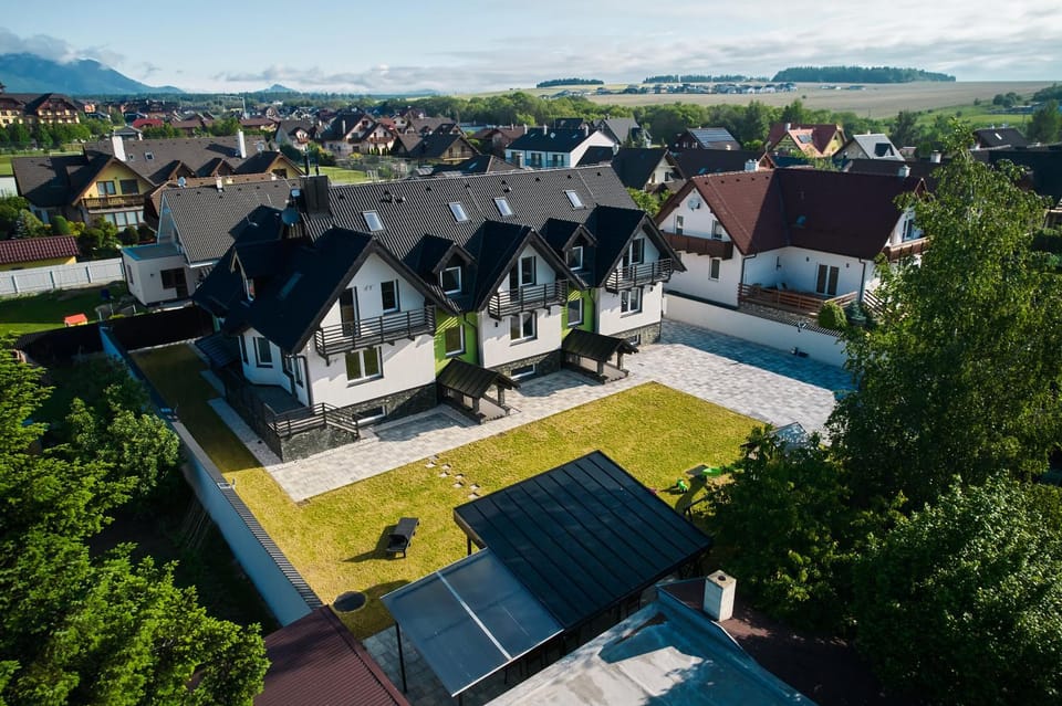 Property building, Neighbourhood, Bird's eye view