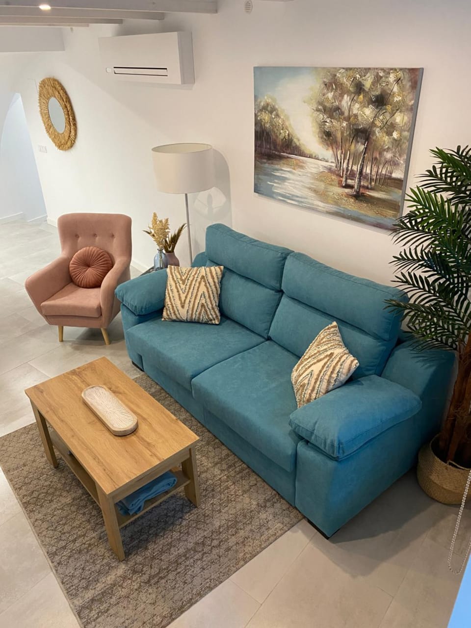 Communal lounge/ TV room, TV and multimedia, Seating area, locker, locker