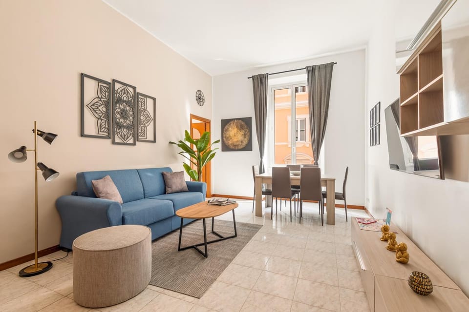 TV and multimedia, Living room, Seating area, Evening entertainment