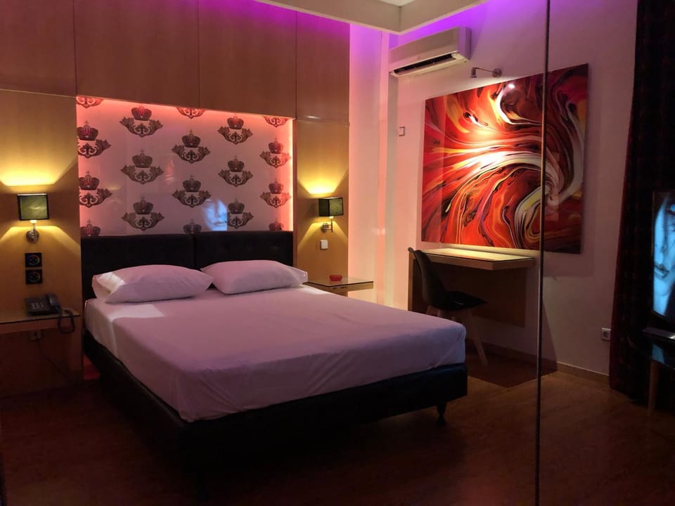 Bed, Photo of the whole room