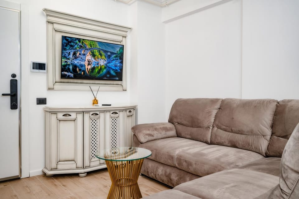 TV and multimedia, Living room, Seating area