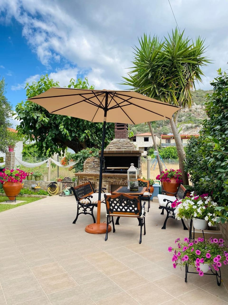 Patio, Day, Garden, Garden view