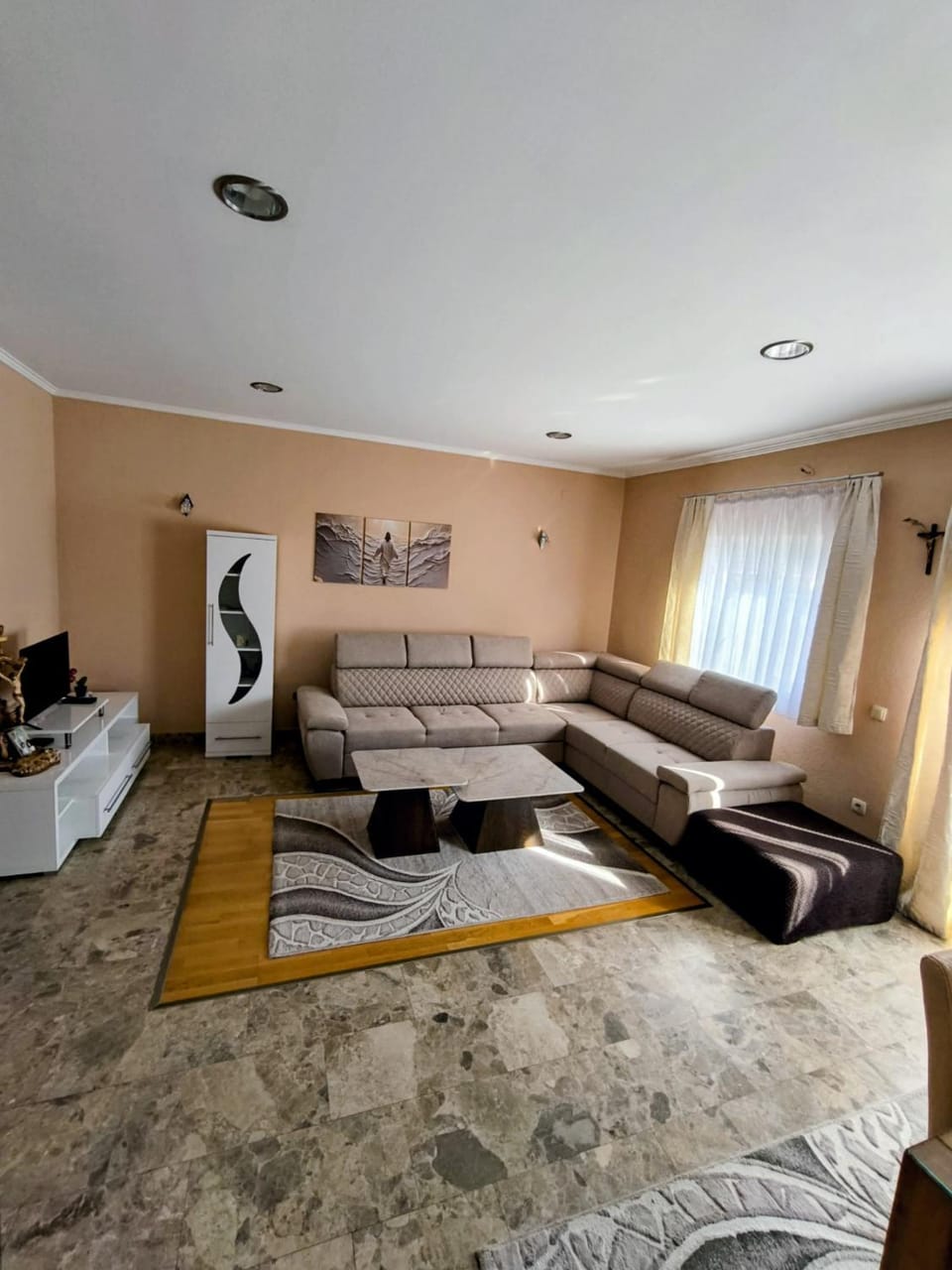 TV and multimedia, Living room, Photo of the whole room, Seating area, Evening entertainment