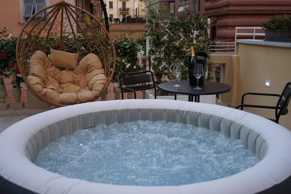 Hot Tub, Hot Tub, Balcony/Terrace, Pool view