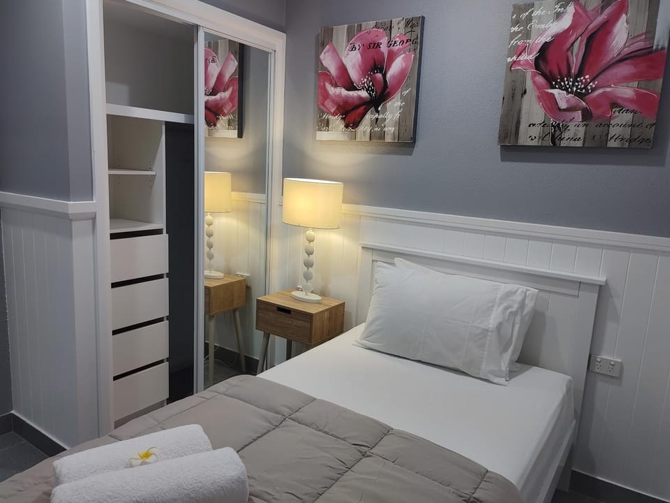 Bed, Bedroom, wardrobe