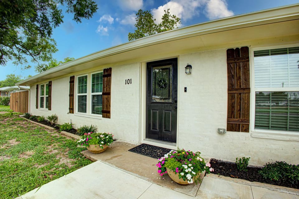 Property building, Day
