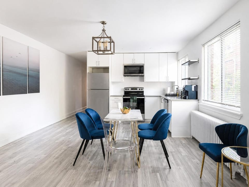 Executive 3BR with AC Monthly Stays East Ottawa Apartment in Gatineau