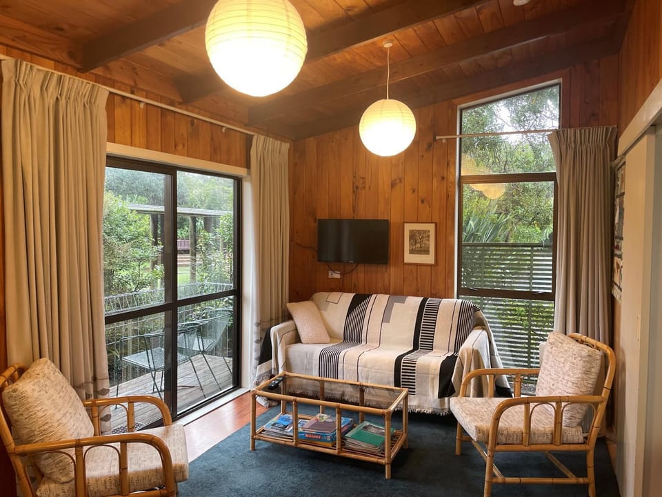 Communal lounge/ TV room, Balcony/Terrace, Seating area