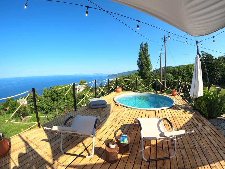 Patio, Natural landscape, View (from property/room), Balcony/Terrace, Pool view, Sea view, Swimming pool, sunbed