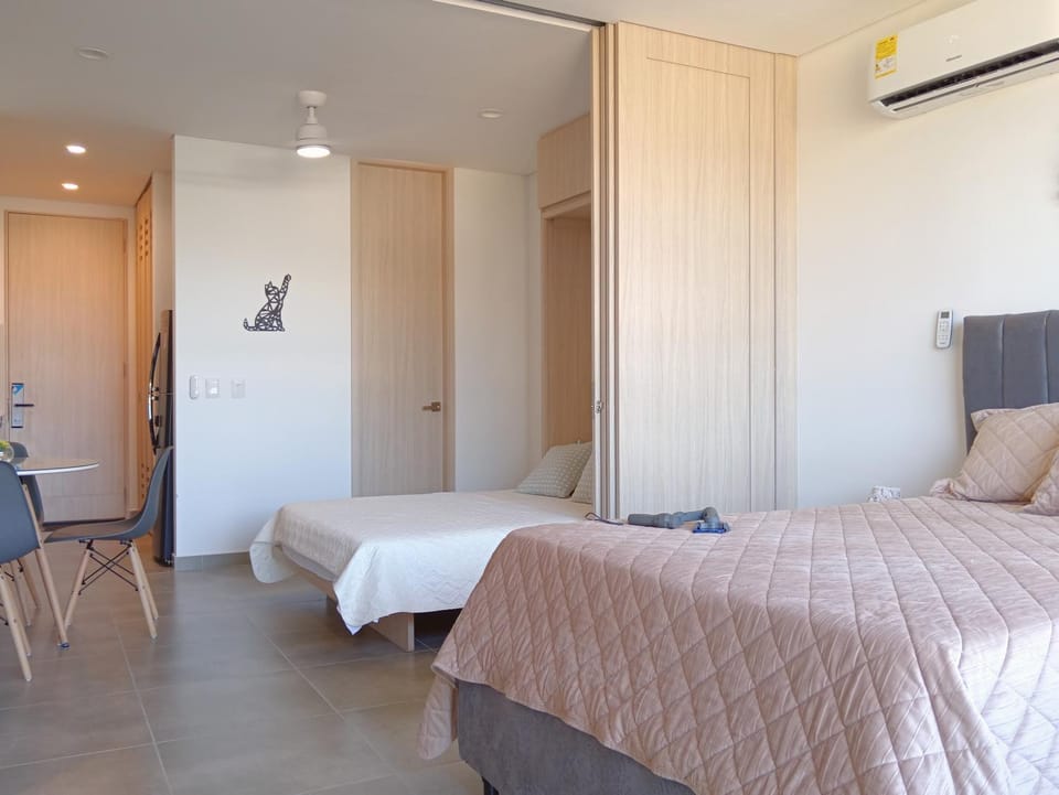 Bedroom, Family