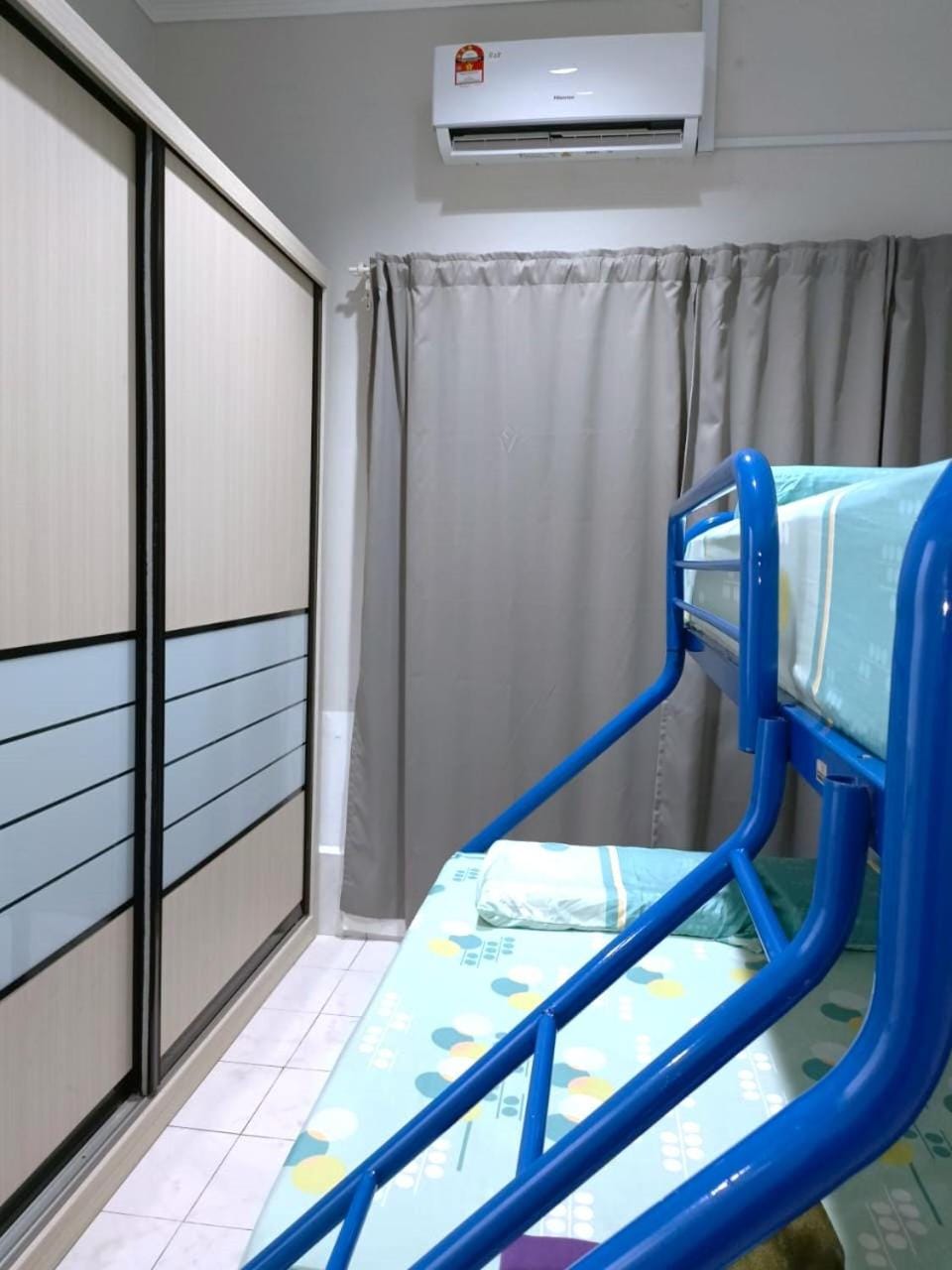 Bed, Bedroom, bunk bed, air conditioner