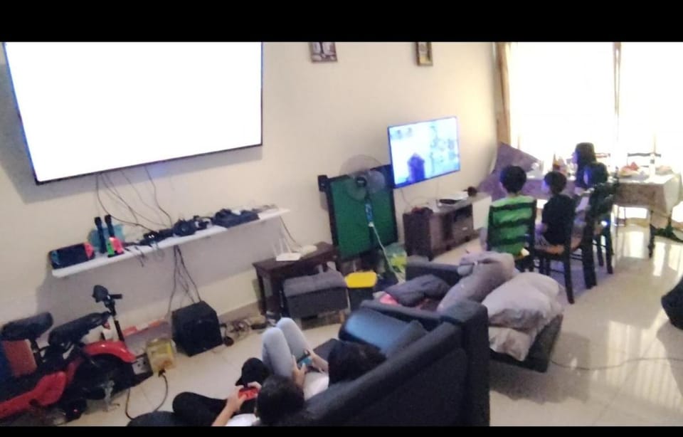 Communal lounge/ TV room, TV and multimedia, Living room