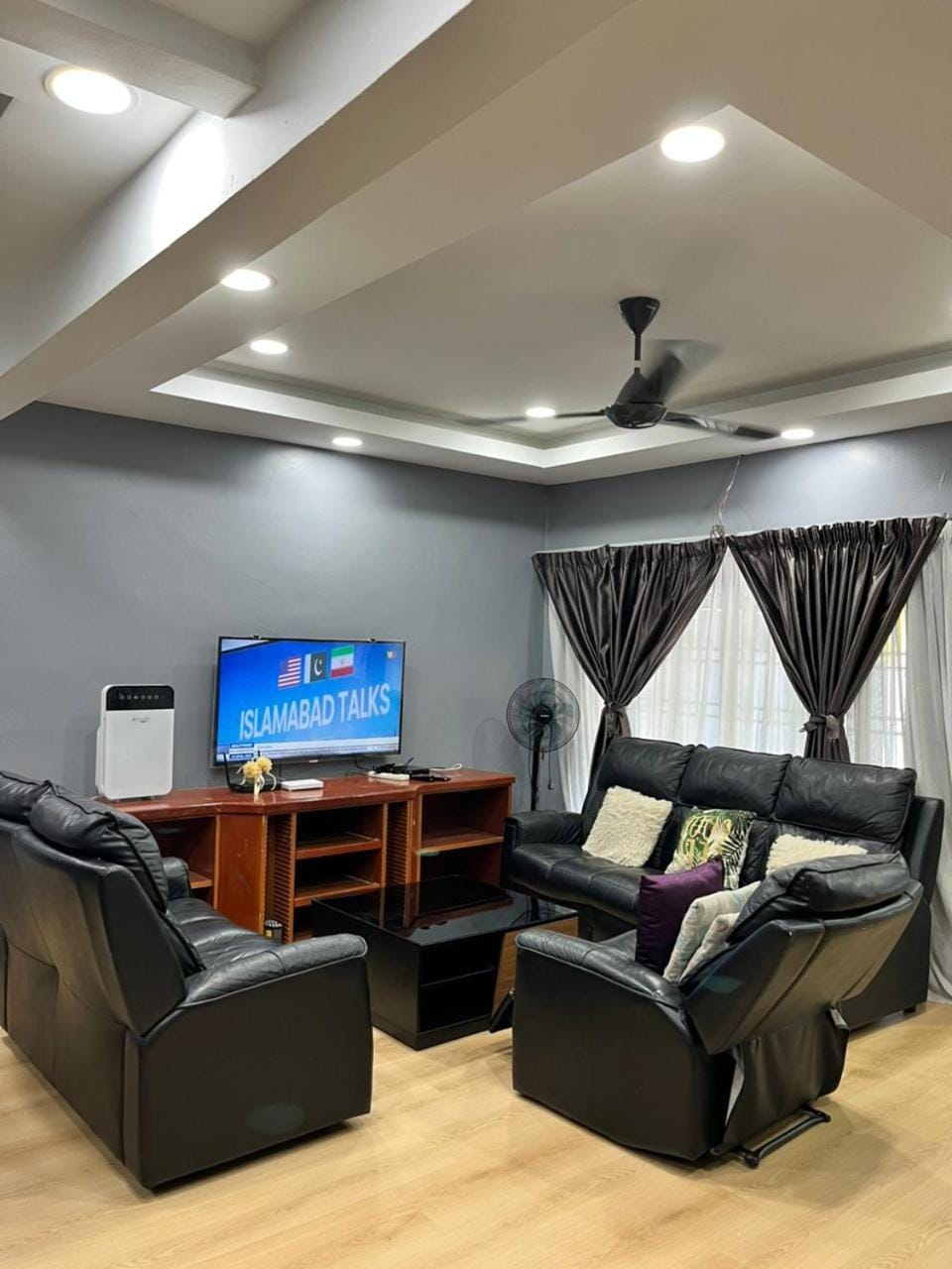 TV and multimedia, Living room, Seating area