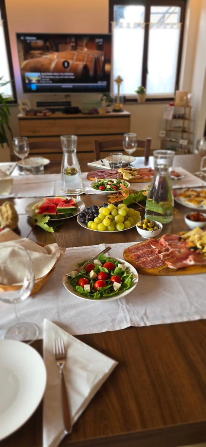 Property building, Restaurant/places to eat, Activities, Breakfast