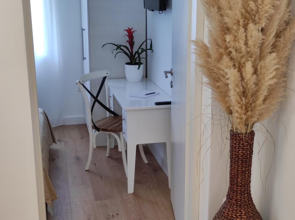 Lobby or reception, Bedroom, Meeting/conference room, hair dresser