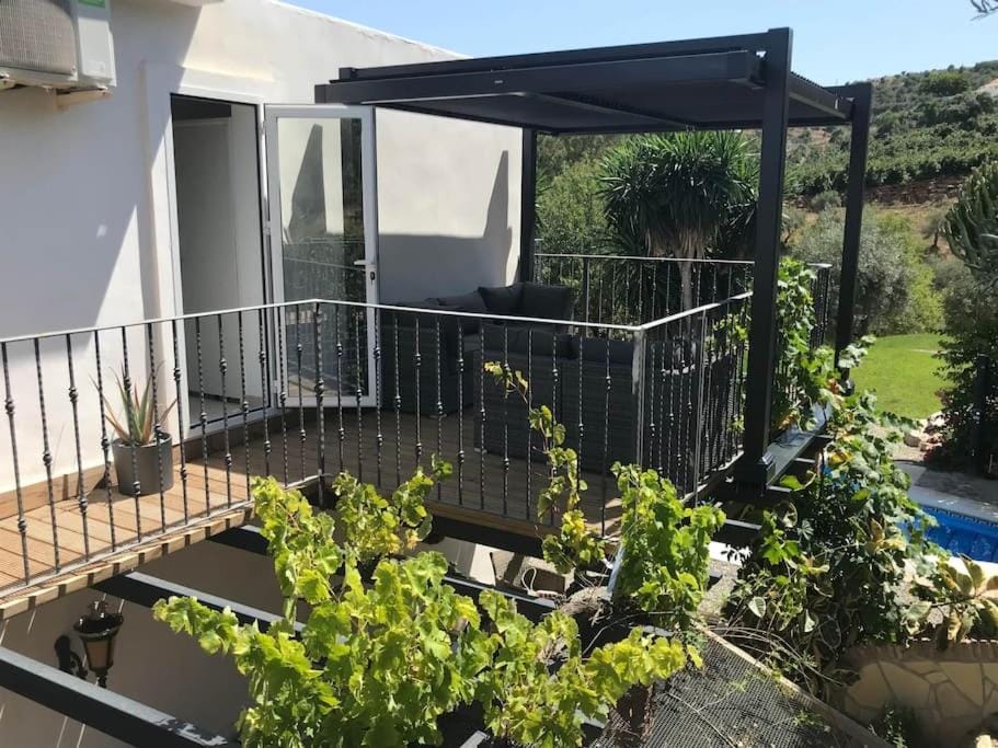 View (from property/room), Balcony/Terrace, Garden view