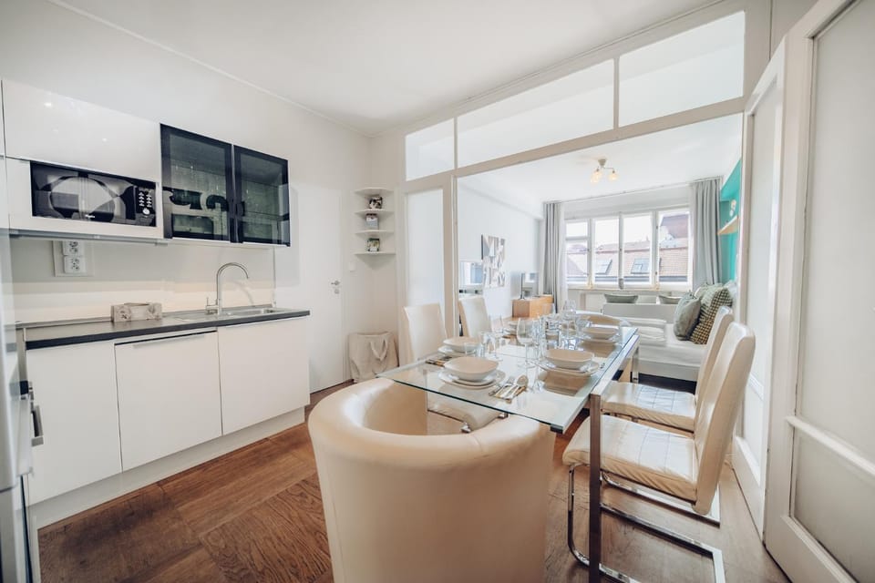 Dining area, kitchen