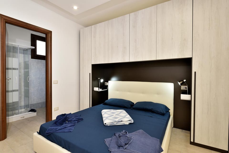 Shower, Bedroom
