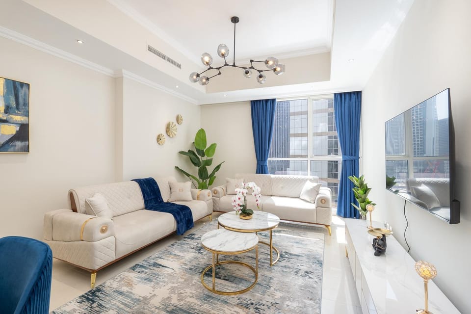 Dunya Tower Luxury and 2 min walk to Dubai Mall and Burj Khalifa in heart of Downtown Apartment in Dubai