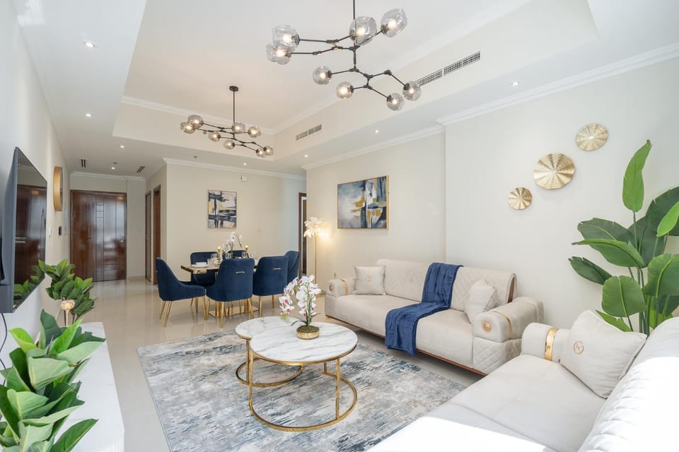 Dunya Tower Luxury and 2 min walk to Dubai Mall and Burj Khalifa in heart of Downtown Apartment in Dubai