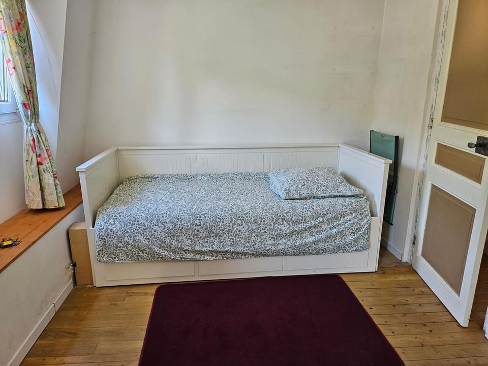 L' Eglise - 2 pièces avec balcon au dernier étage vue Paris Apartment in Île-de-France