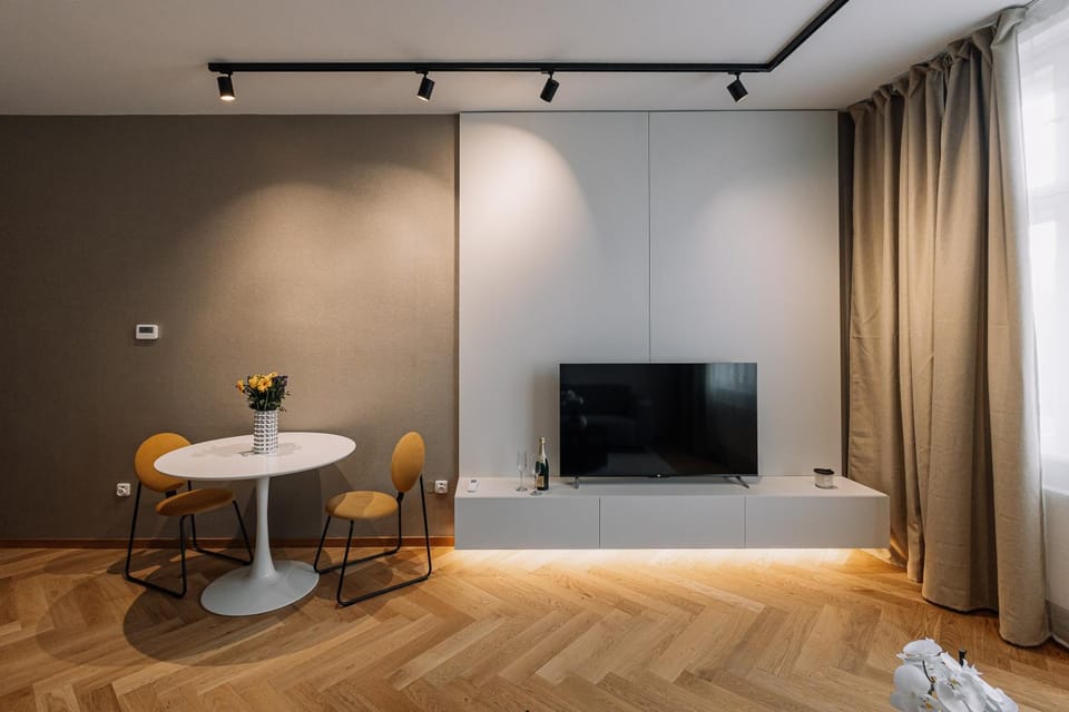 TV and multimedia, Seating area
