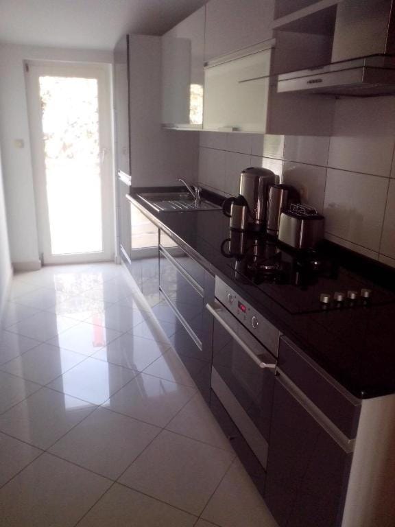 Kitchen or kitchenette, pet friendly, stove