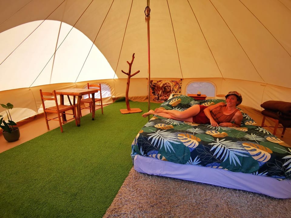 Grande Tente Tipi avec magnifique vue Luxury tent in Catalonia