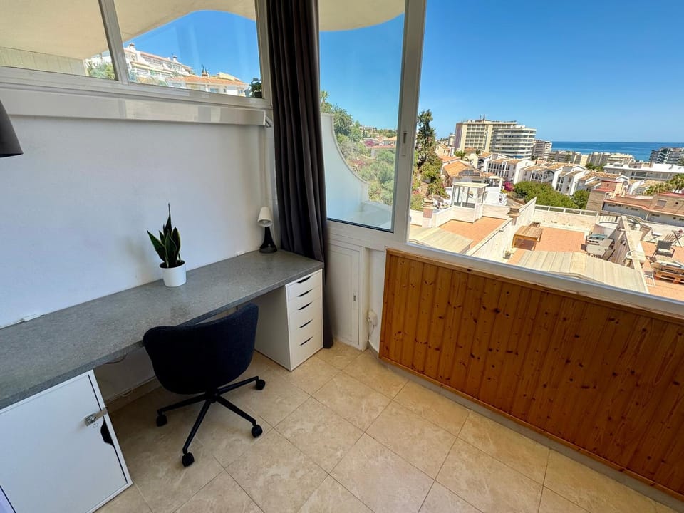 Cozy Fuengirola apartment with sea view & pool Apartment in Fuengirola