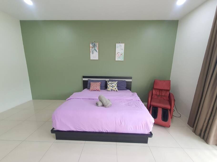 MODERN STYLISH 2STOREY HOUSE 8PAX@ALMA NEAR JUSCO House in Penang