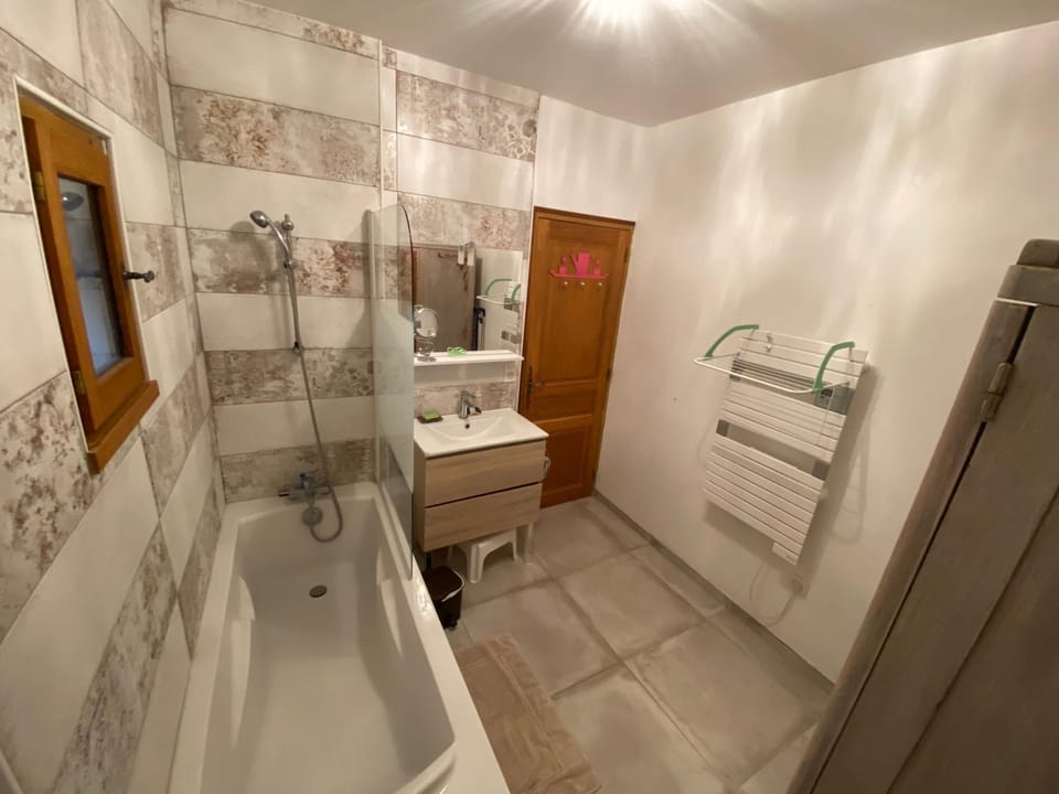 Bathroom, Bath