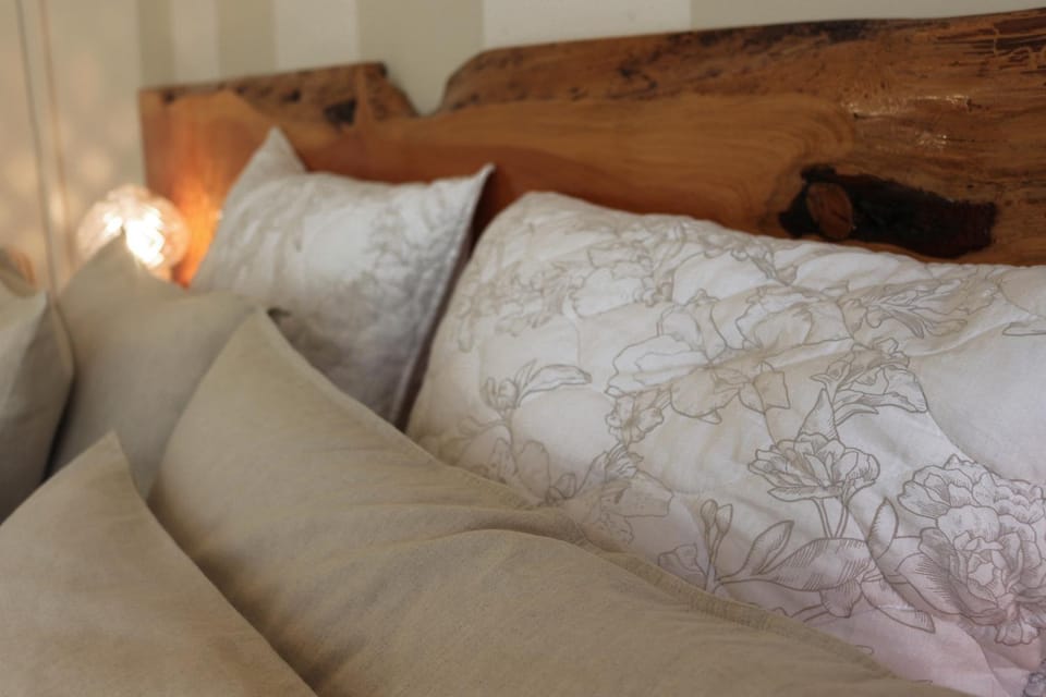 Bed, Bedroom, VIP